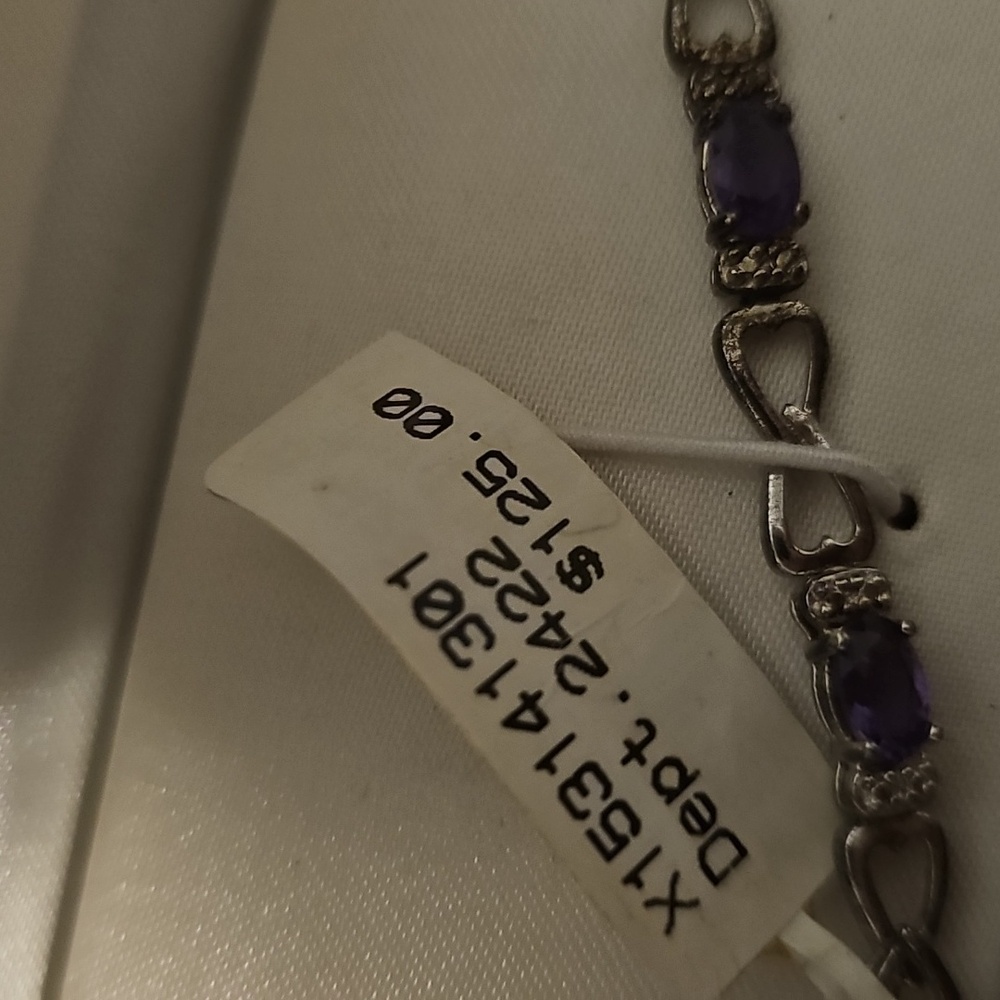 Elegant Silver and Purple Bracelet - Picture 4 of 4